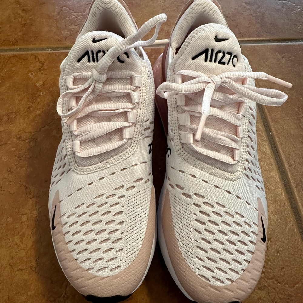 Women’s Nike 270 Pink Size 7